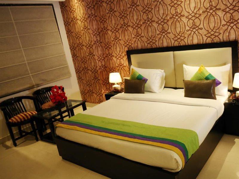 Hotel B Continental 德里 外观 照片
