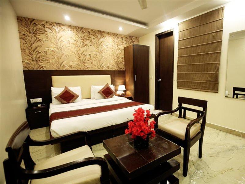Hotel B Continental 德里 外观 照片