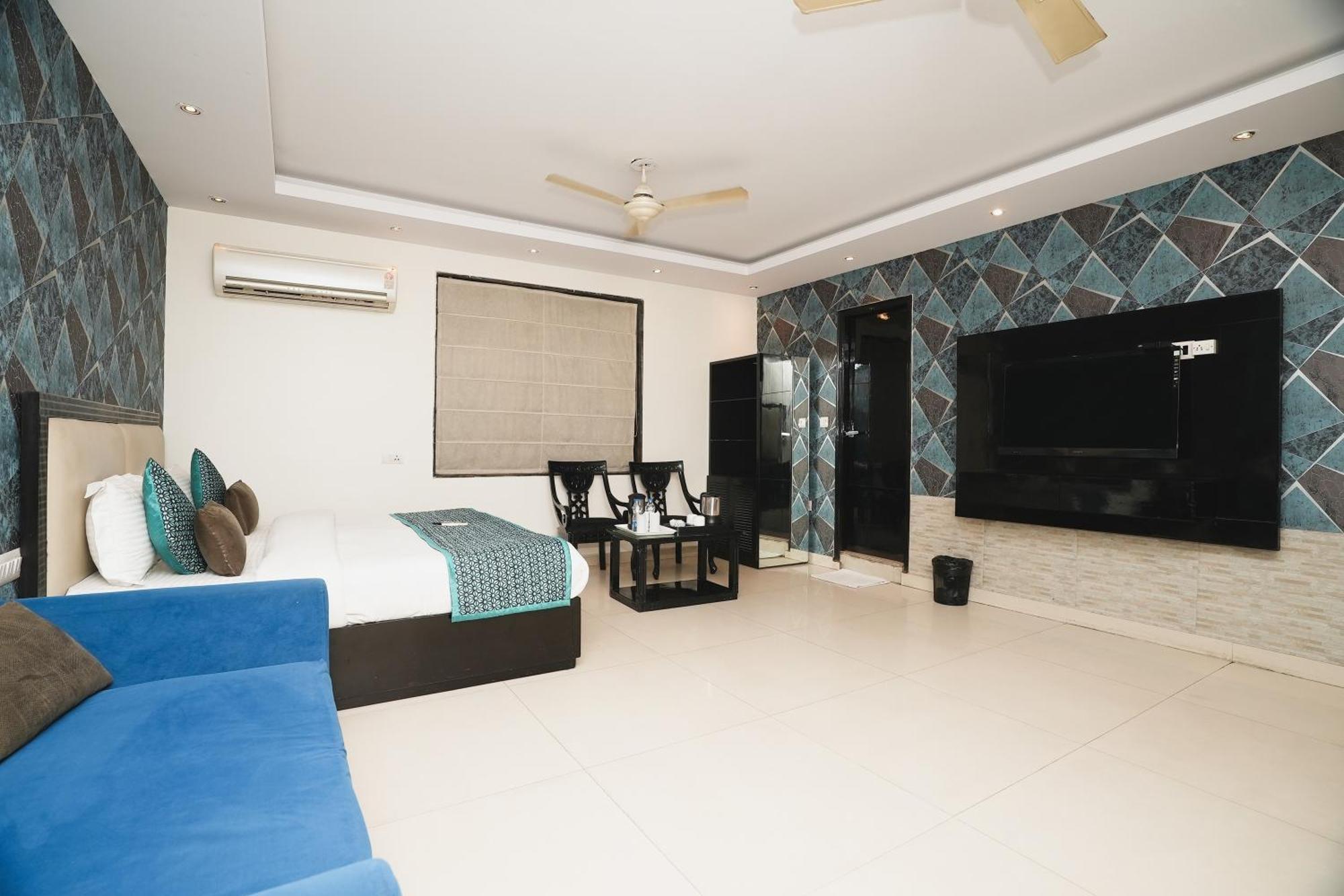 Hotel B Continental 德里 外观 照片