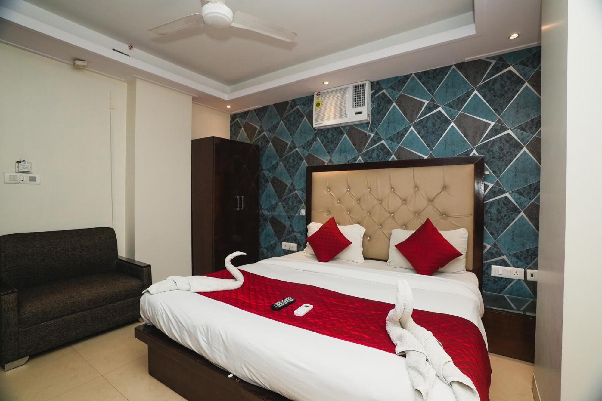 Hotel B Continental 德里 外观 照片