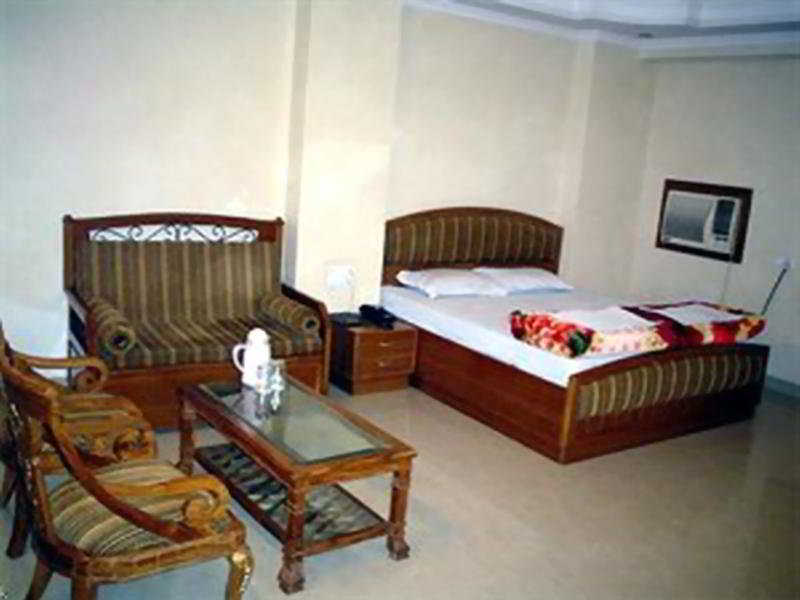 Hotel B Continental 德里 客房 照片