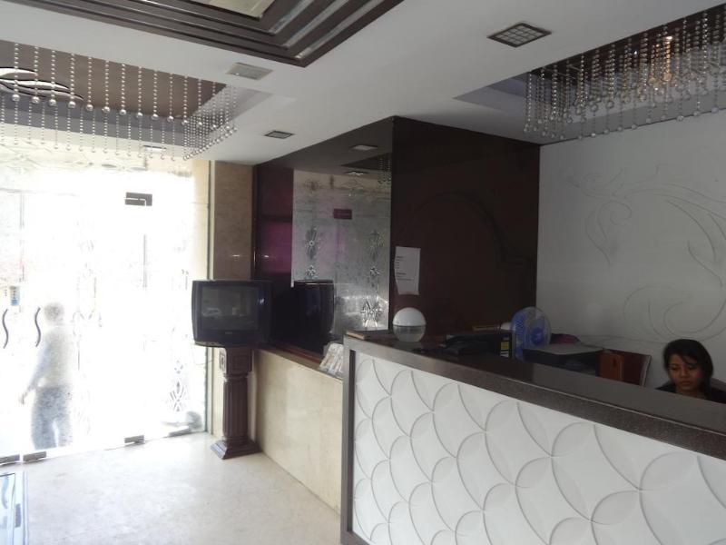 Hotel B Continental 德里 外观 照片