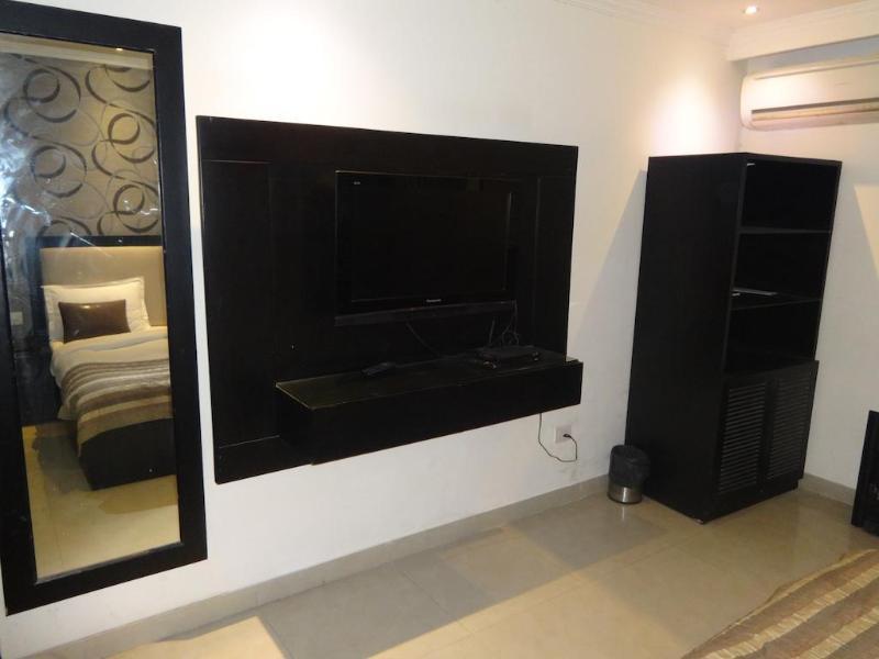 Hotel B Continental 德里 外观 照片